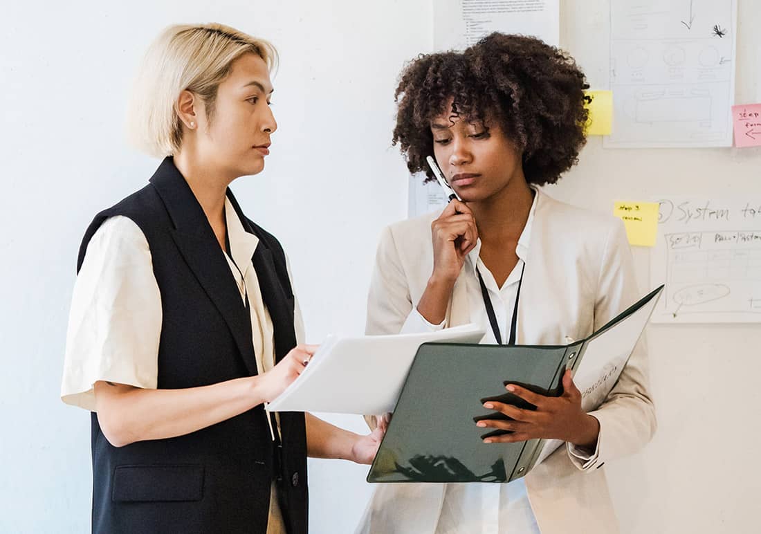 two people having a discussion